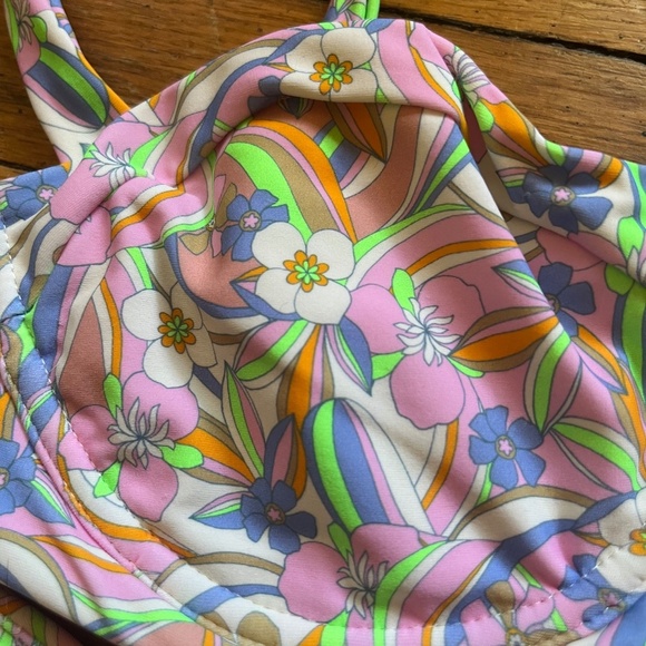 NWT For Love & Lemons Vibrant Neon Floral Underwire Bikini Cheeky Set Size M - Picture 5 of 7